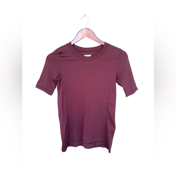 Athleta Renew burgundy dark garnet short sleeve ribbed tee shirt size XS - Picture 2 of 5